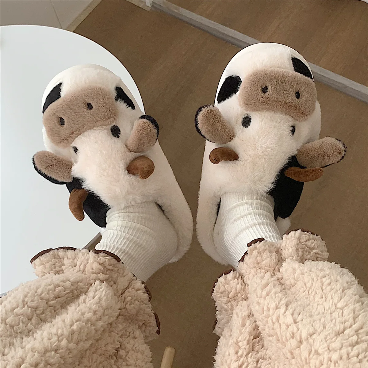 New Cute Slipper Women Girls Fashion Fluffy Winter Warm Slipper Female Men Thick Plush Cartoon Animal House Slides Kawaii Shoes