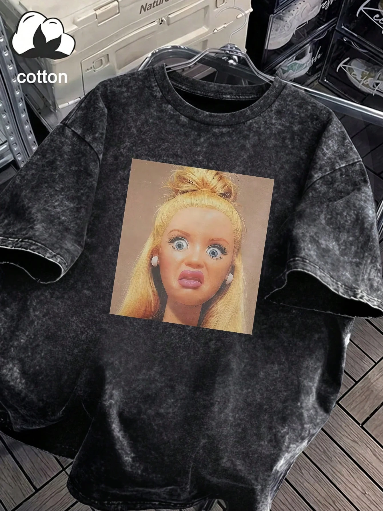 Ladies' Casual Retro Portrait Print Round Neck Water Show Short Sleeved T-shirt