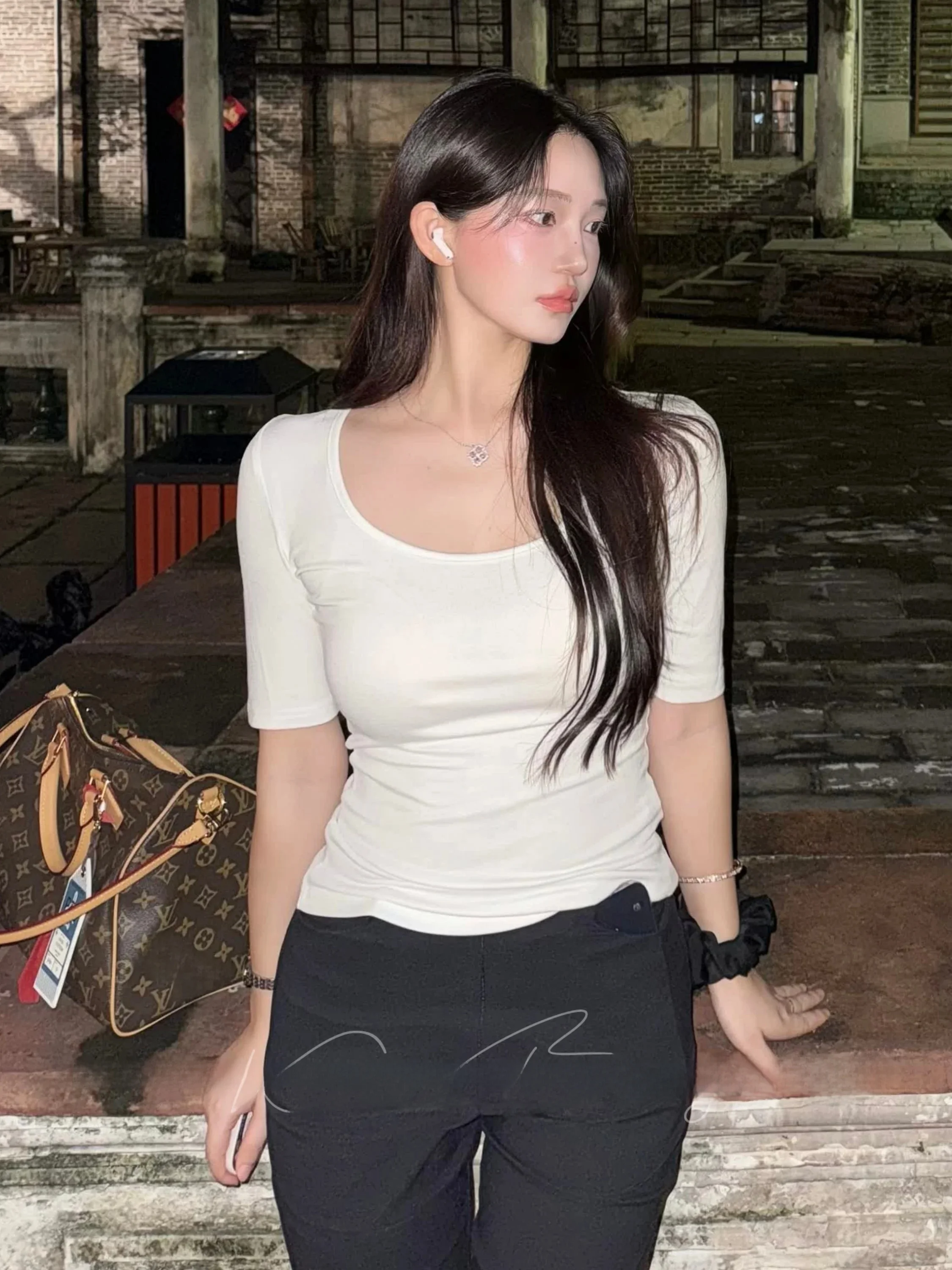 Slim Fit U-Neck Mid-Sleeve T-Shirt Women's Summer Fashionable Versatile Pure Desire War God Minimalist Style Top