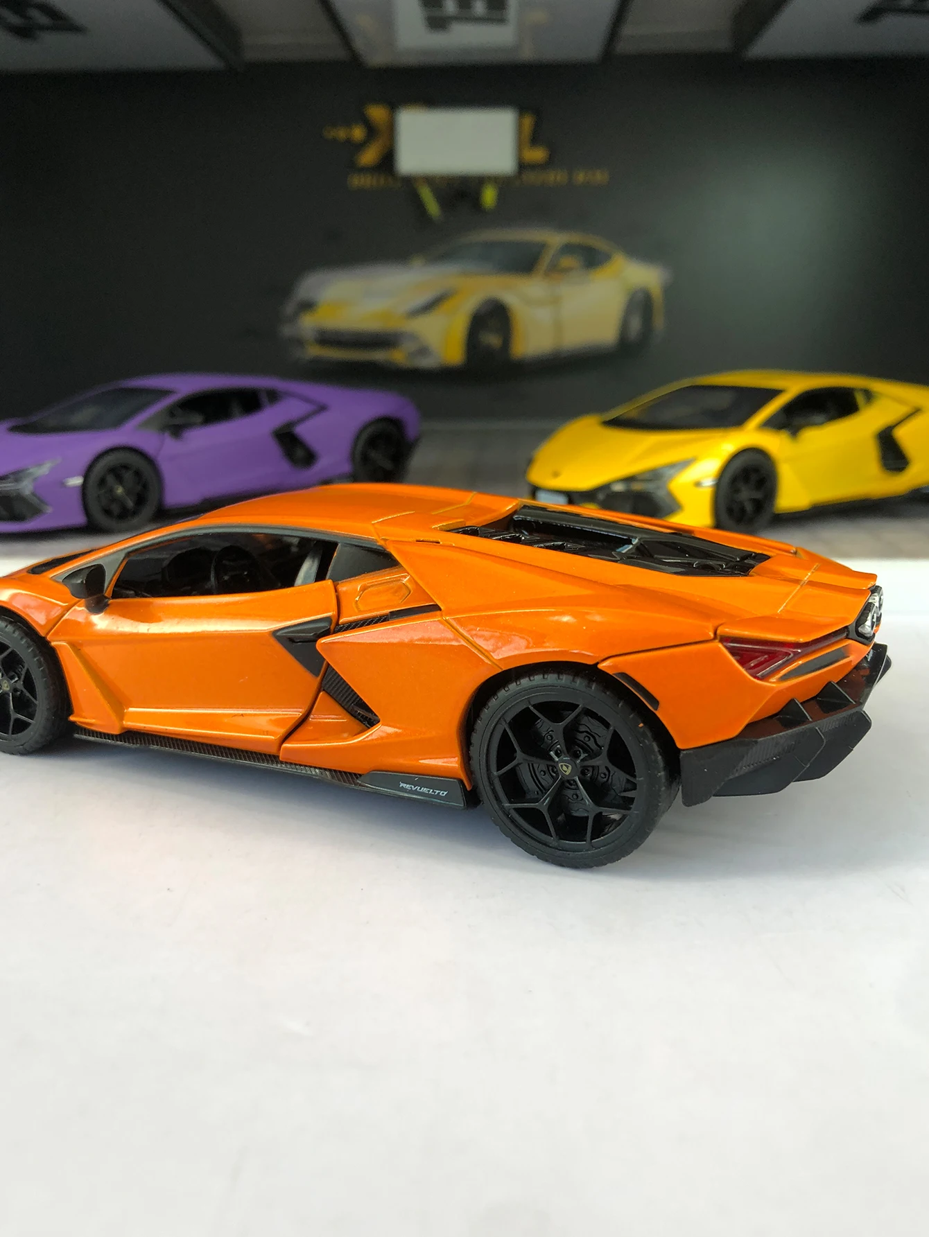 1:32 моделирование цинкового сплава Lamborghini revu aand, статическая модель, металлический коллекционный подарочный автомобиль