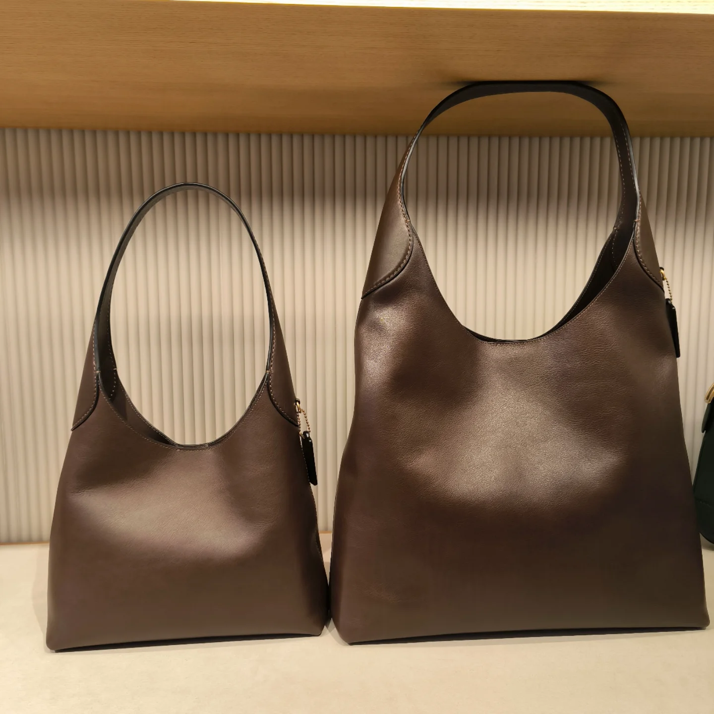 Brooklyn 34 Hobo Large Capacity Leather Shoulder Handbag Tote Bag Shopping Bag Casual Minimalist Style Detachable Strap image 3