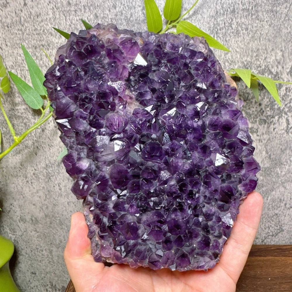 Hello, Friend. The Product Has Been Damaged. Please Do Not Purchase It. Thank You. Natural Amethyst