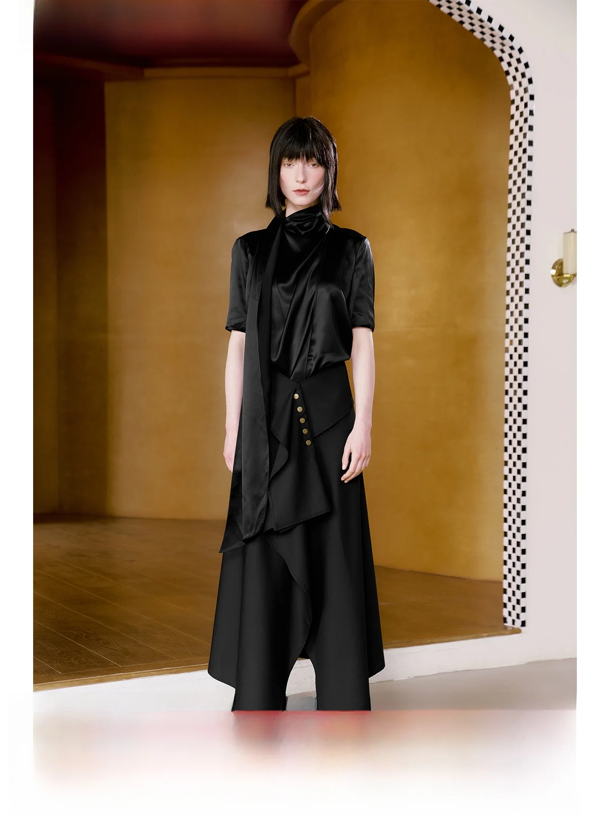 

Женская асимметричная блузка из ацетата с бантом на воротнике, средней длины, повседневная, приталенная, однотонная, с драпировкой, короткий рукав