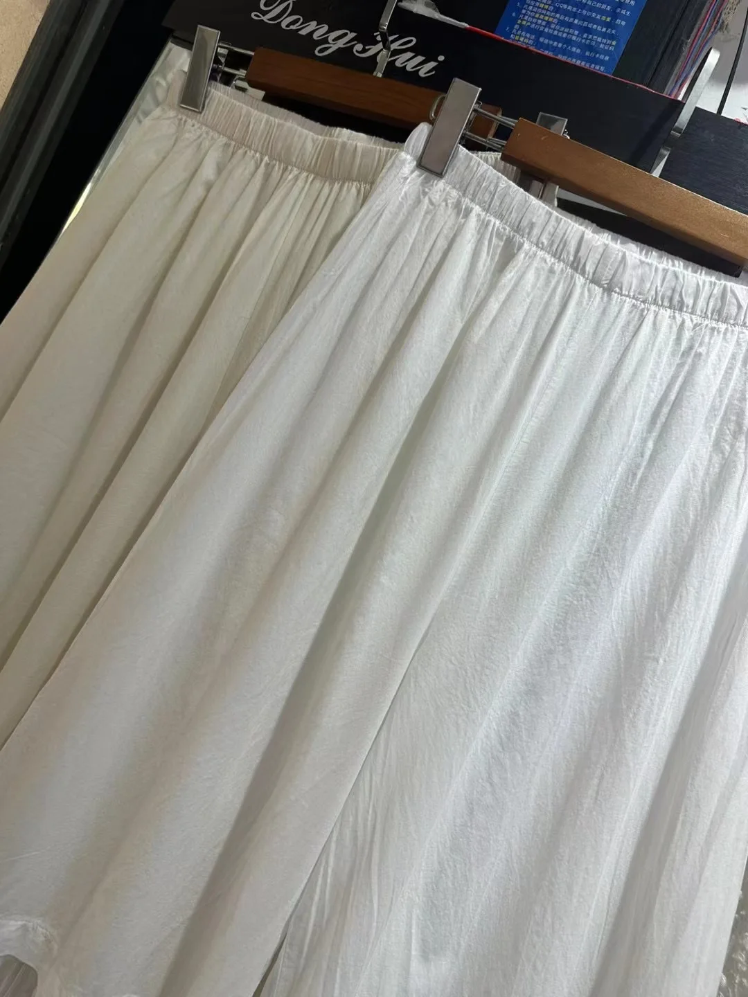 Pantaloni Larghi in Cotone a Strato Singolo con Ricamo Elaborato e Inserti in Pizzo, Pantaloni Casual a Tre Quarti con Sovrapposizione