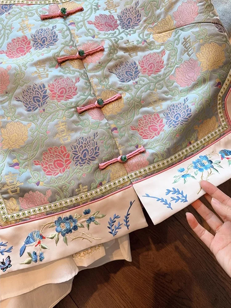 เสื้อกั๊กปักลายจีนแบบใหม่ สีขาว ชุดฤดูใบไม้ร่วง ชุดถังสไตล์จีน ดีไซน์โดดเด่นไม่ซ้ำใคร แฟชั่นสำหรับผู้หญิง...