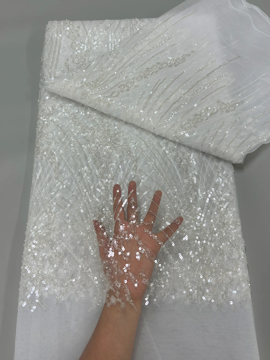 

2025 New Nigerian Tulle Lace African Beaded Sequins Net Lace Fabric Embroidery French Mesh Lace Fabric With Sequin For Party Sew