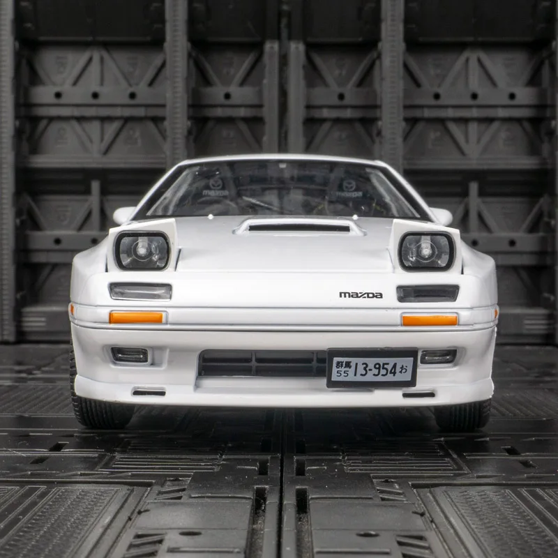 Colección de adornos de modelo de coche de aleación Mazda RX7 1:24, puertas y capó de motor, el maletero se puede abrir para juguetes para niños