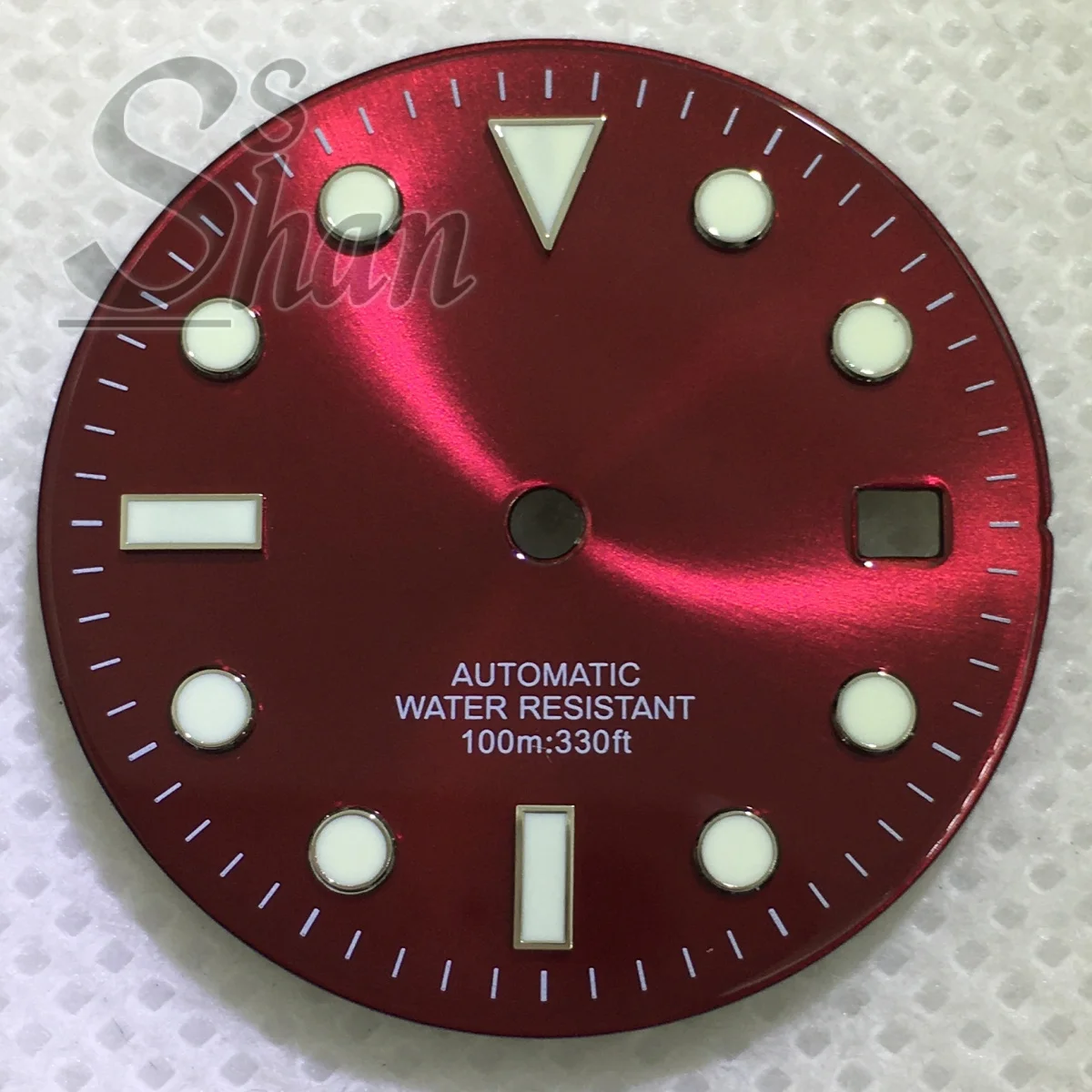 29mm laser-printed custom personalized logo dial with green luminescence is equipped with NH35A automatic movement accessories