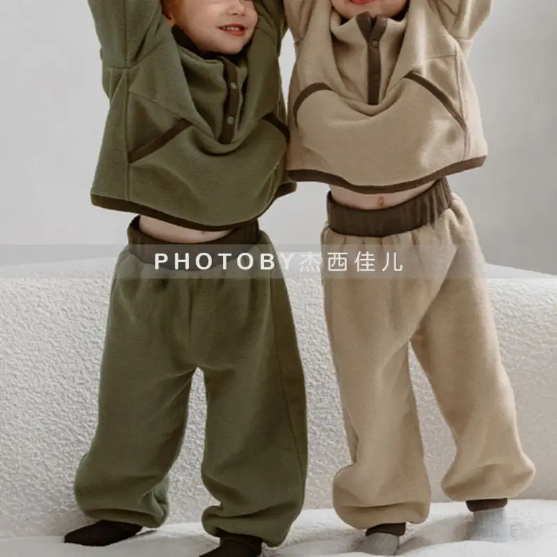 

Children's Sets Color Blocked Fleece Set for Autumn Winter 2025 Fashionable Warm Two-piece Set for Boys and Girls
