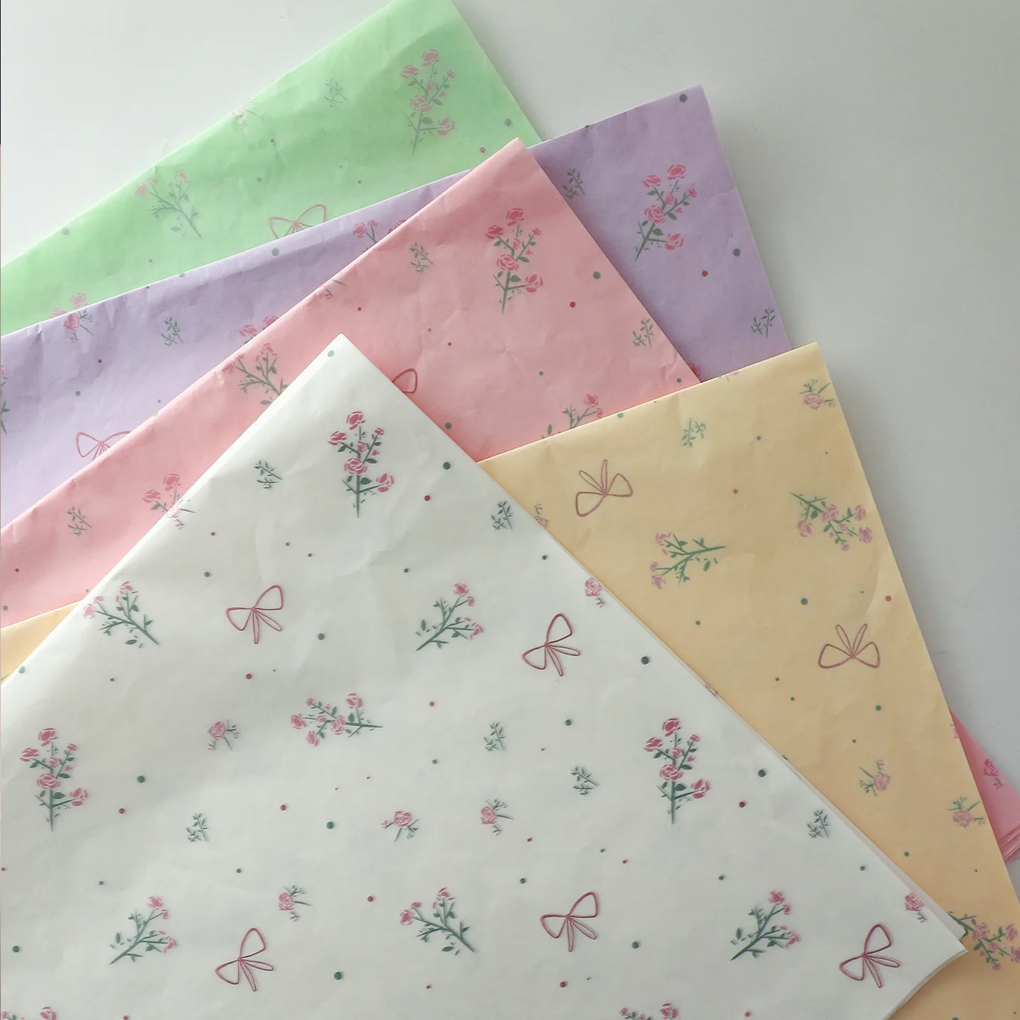 

Lined with Snow Pear Paper Easy To Shape Floral Materials Fresh Flower Gifts Packaging Paper Floral Bow Style 50X70cm 10pcs