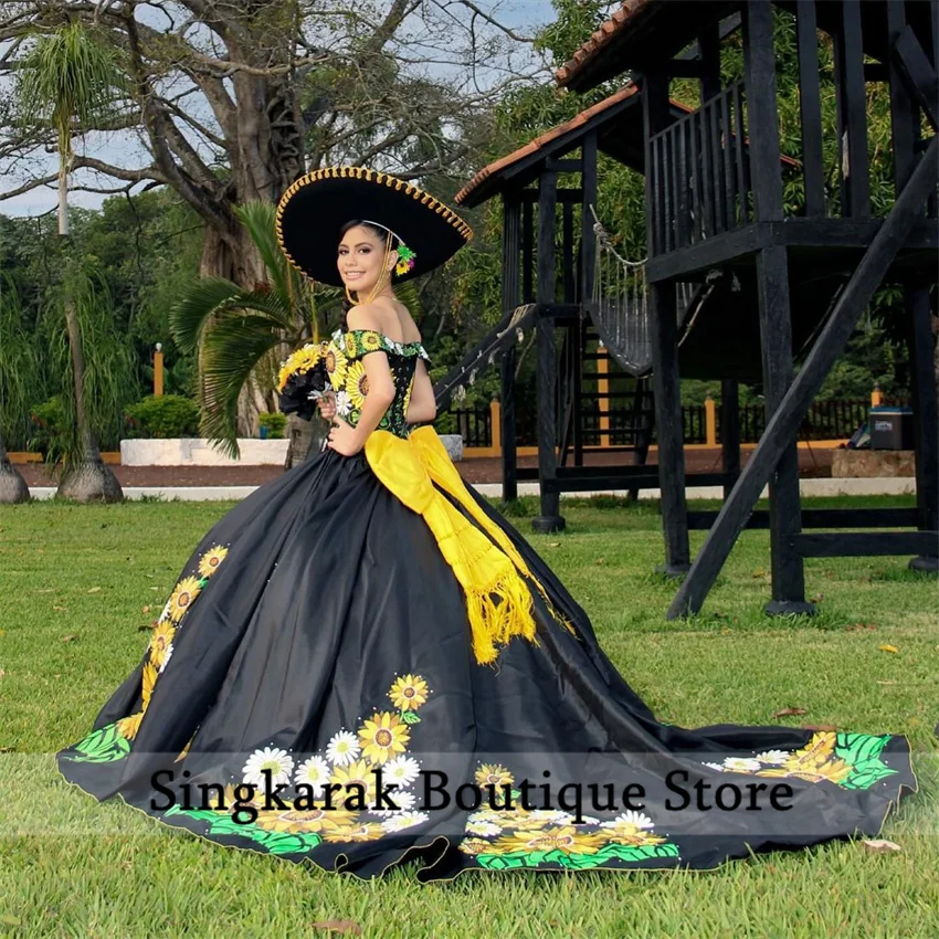 Exquisite Sunflowers Embroidery Ball Gown Quinceanera Dresses Bow Beads Mexican Sweet 16 Dresses Vestidos De 15 Años