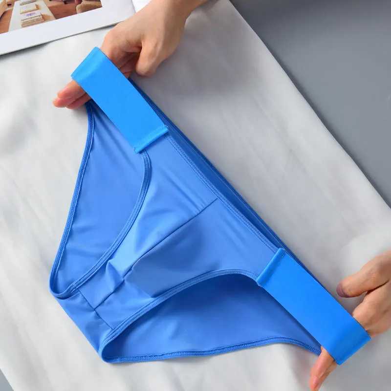 Men's Briefs Sexy Ice Silk Seamless Underwear Low-Rise Sports Quick-Drying Panties High Elastic Breathable Youth Underpants