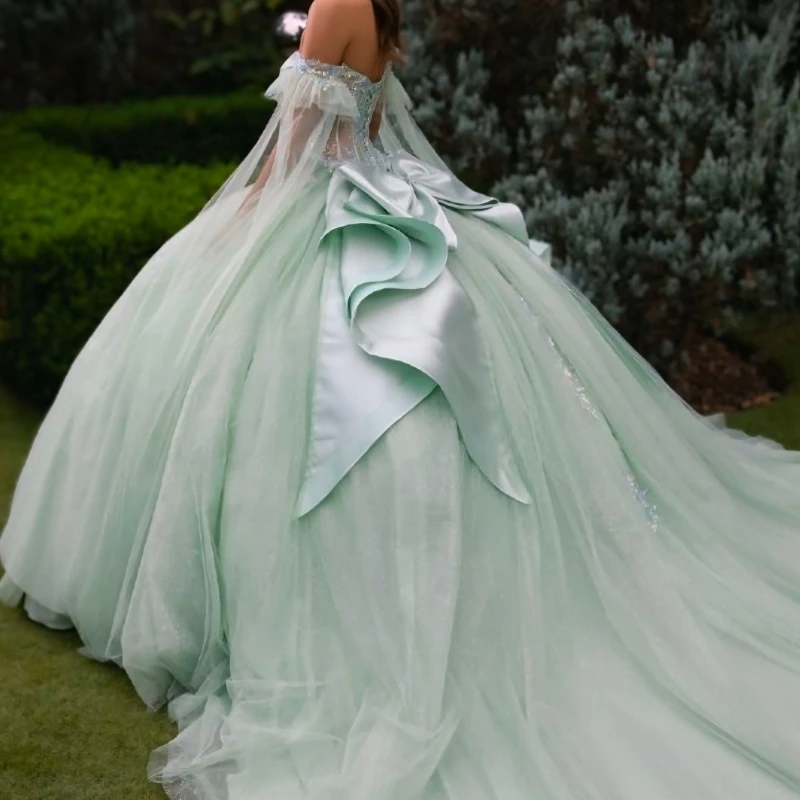 Mintgrünes, glänzendes Quinceanera-Kleid, Ballkleid, schulterfrei, Pailletten-Applikation, Spitze, Perlen mit Umhang, Tüll, Party, Geburtstag, Sweet16