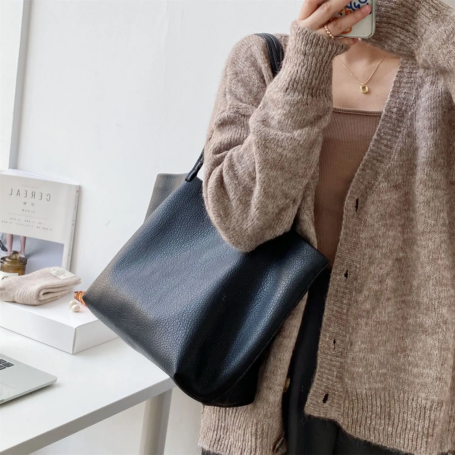 Women's Niche High-end Soft PU Leather Parent-child Tote Bag, Large Capacity Fashion Commuter Shoulder Bag