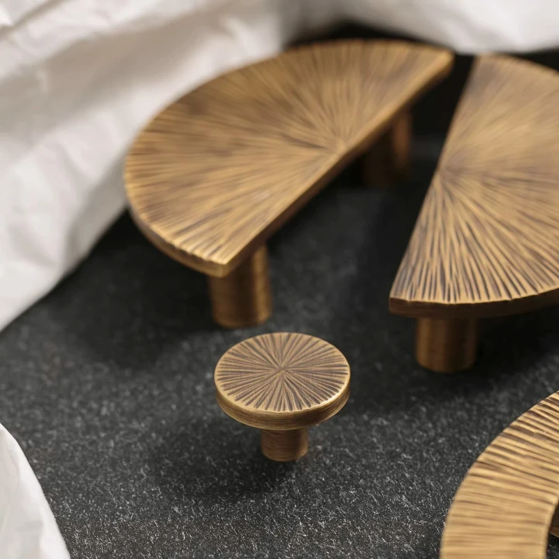 Handmade Hammer Pattern Flat Cabinet Door Handle Bronze Half Moon Knobs Desk Drawer Pulls Furniture Hardware Kitchen Accessories