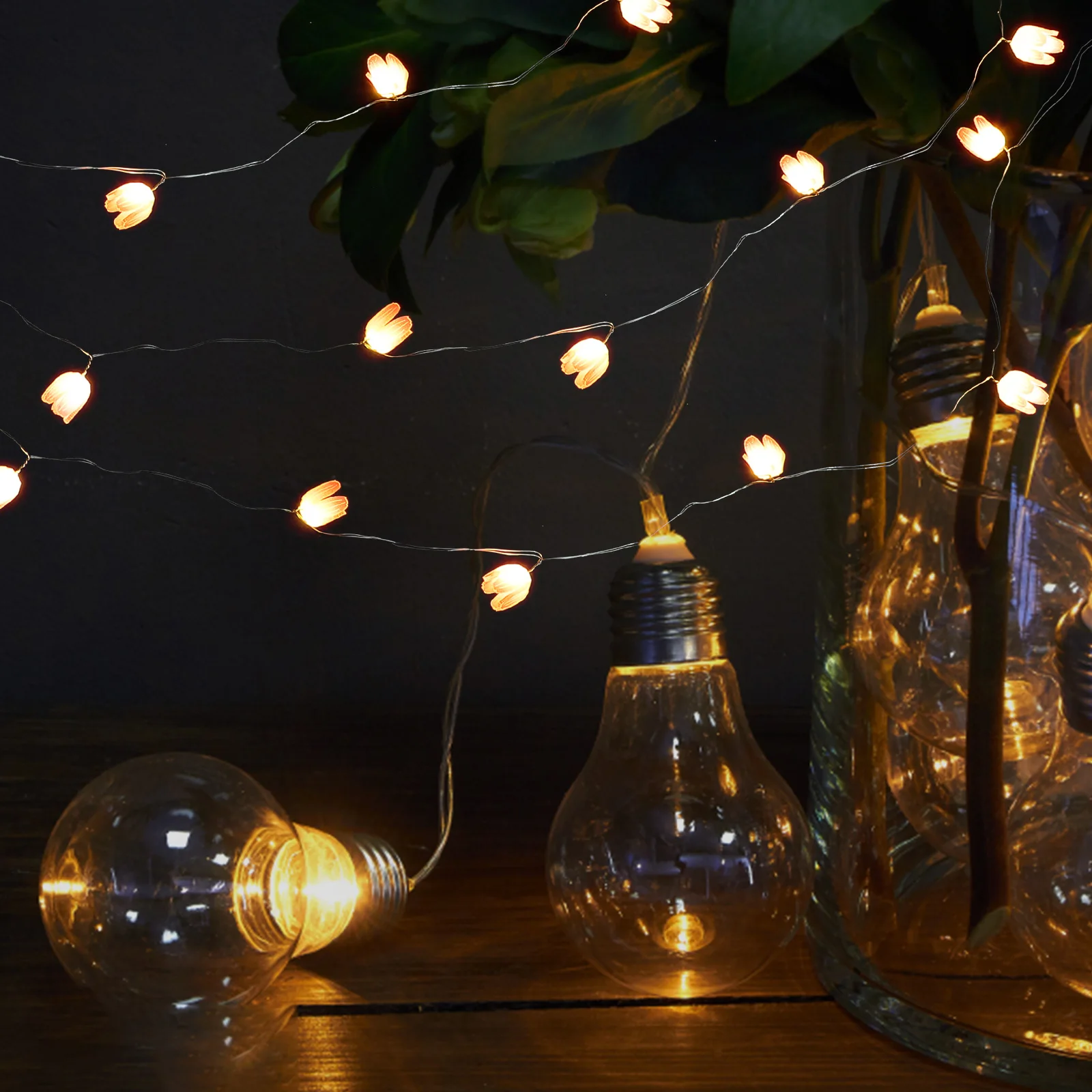 

Flower String Light Tulip Design Indoor Decorative String Light Powered Warm Party Birthday Wedding Lighting