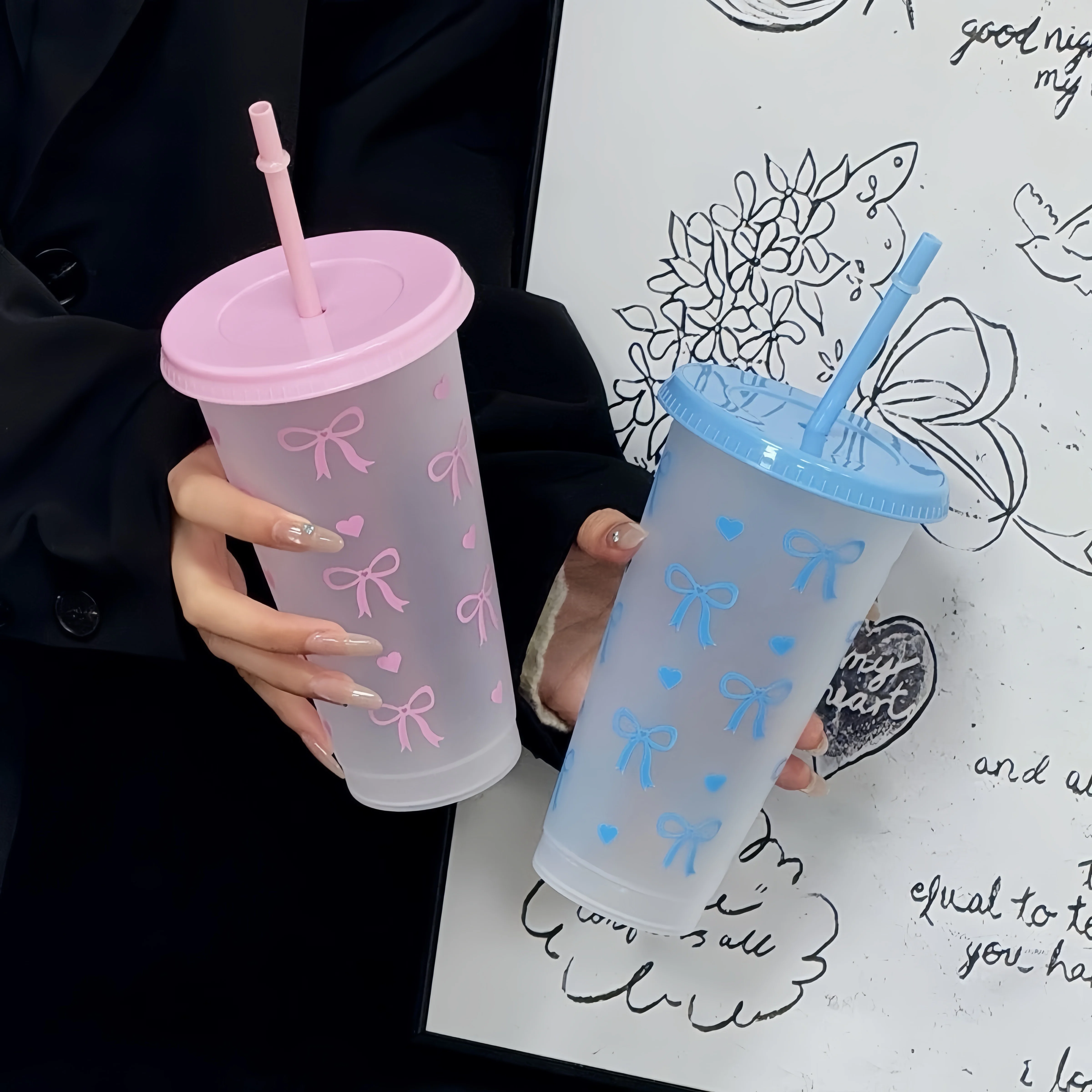 Training Cup Straw - Tasse en plastique givré avec couvercle,
