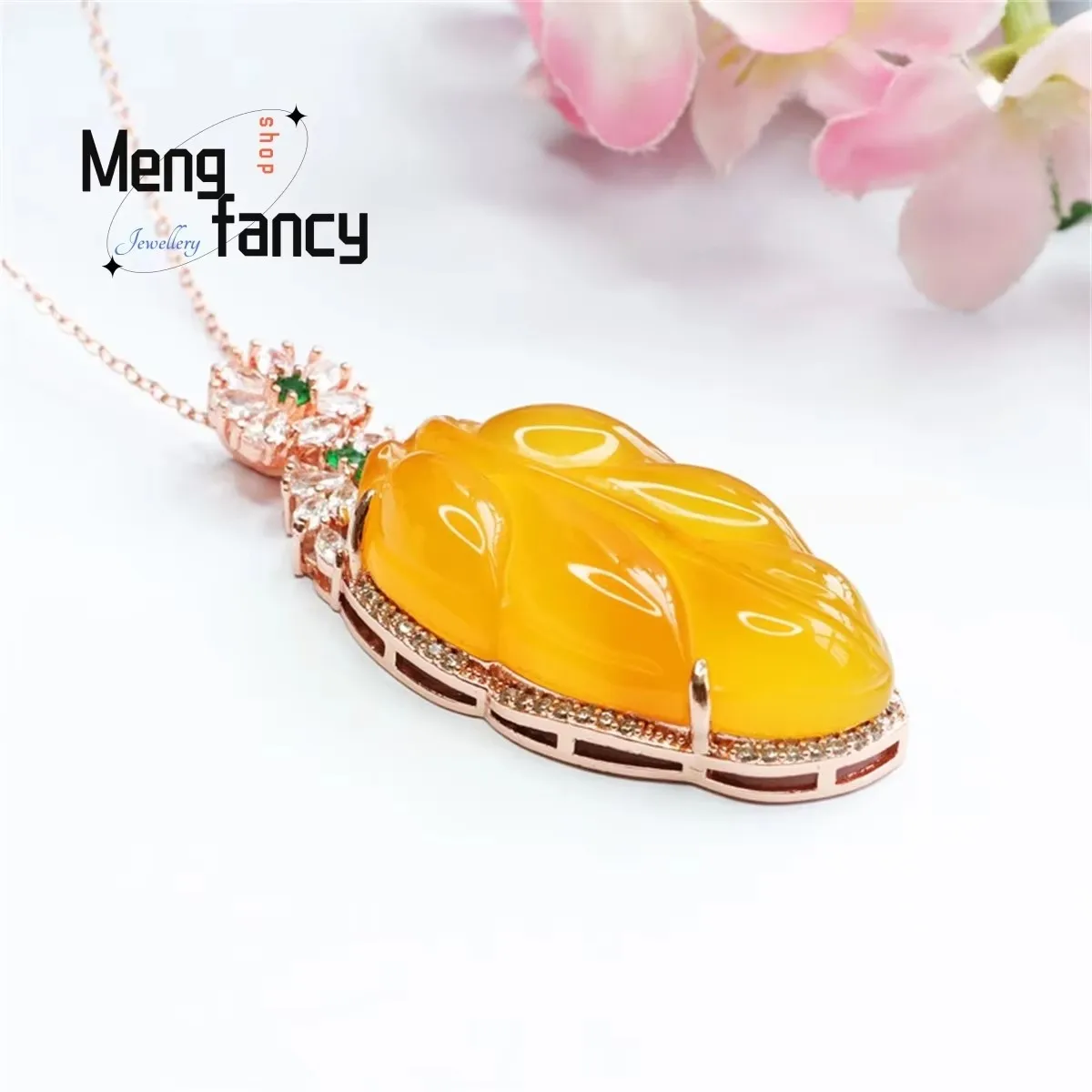 Natural Topaz Chalcedony Agate Leaf Large Diamond Necklace Simple Elegant Personalized Charm Fashion Versatile Exquisite Jewelry