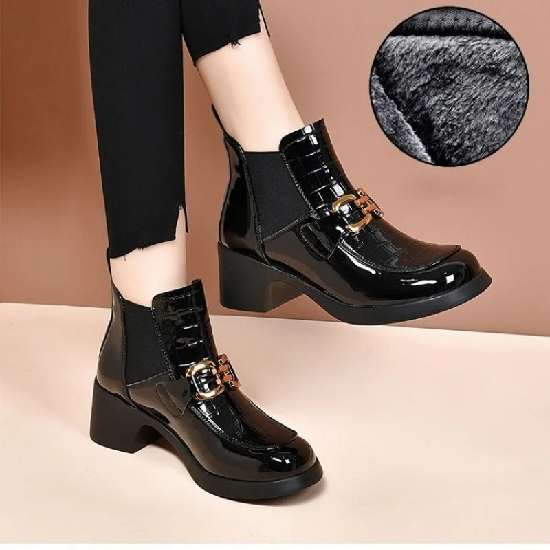 

Hot Sale 2025 Women's Patent Leather Boots, Chunky Heel with Side Elastic for Easy Wear, Fleece Lined Warm Winter Ankle Boots
