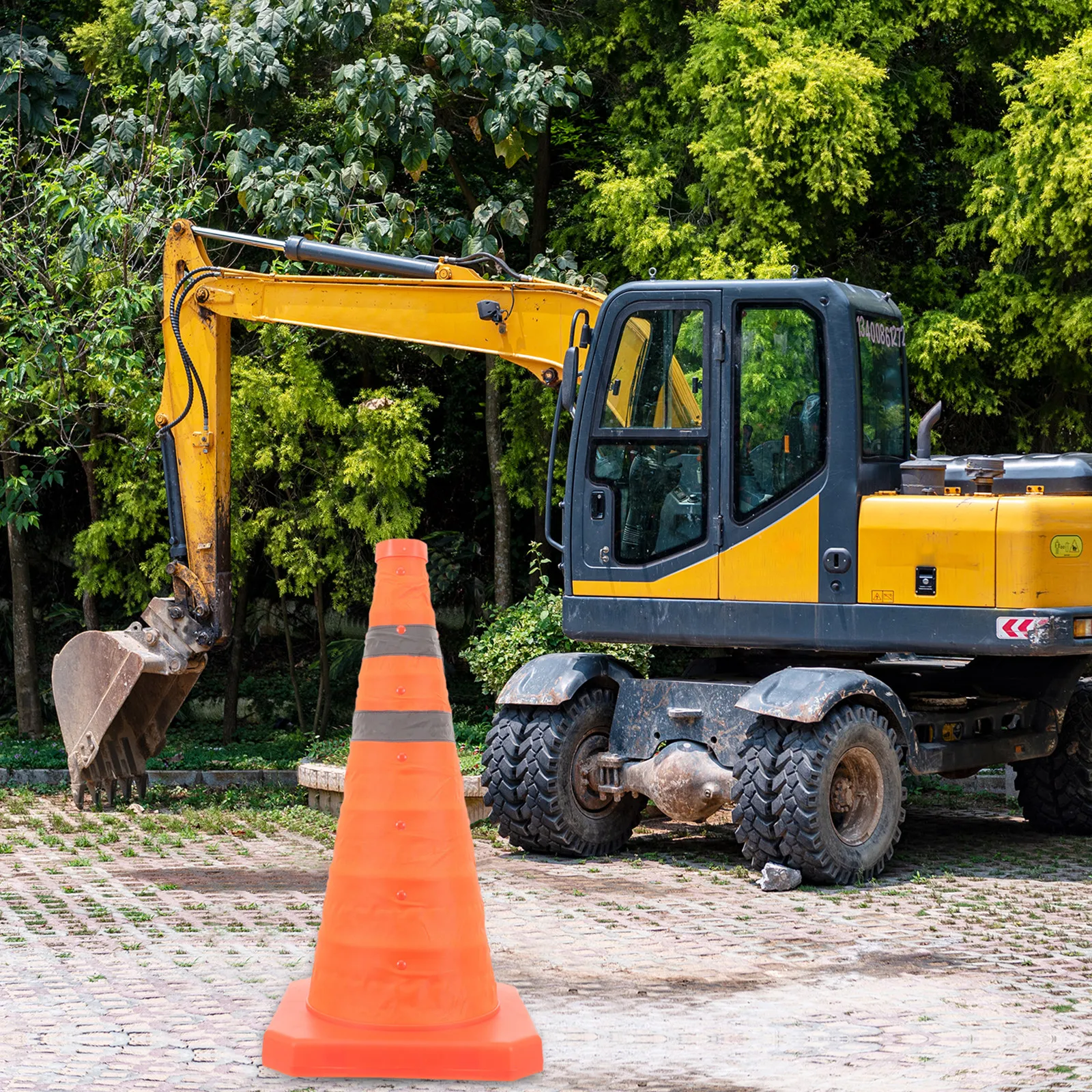 Road Traffic Cone - กรวยจราจรแบบพับได้ ช่วยประหยัดพื้นที่จัดเก็บ เหมาะสำหรับคนงานก่อสร้าง เพื่อความปลอดภัยบนท้องถนน และใช้ในสถานการณ์ฉุกเฉิน