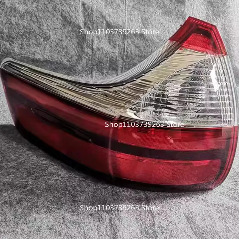 

For 2015-2020 Toyta Senana Boutique External Tail Light Turn Signal