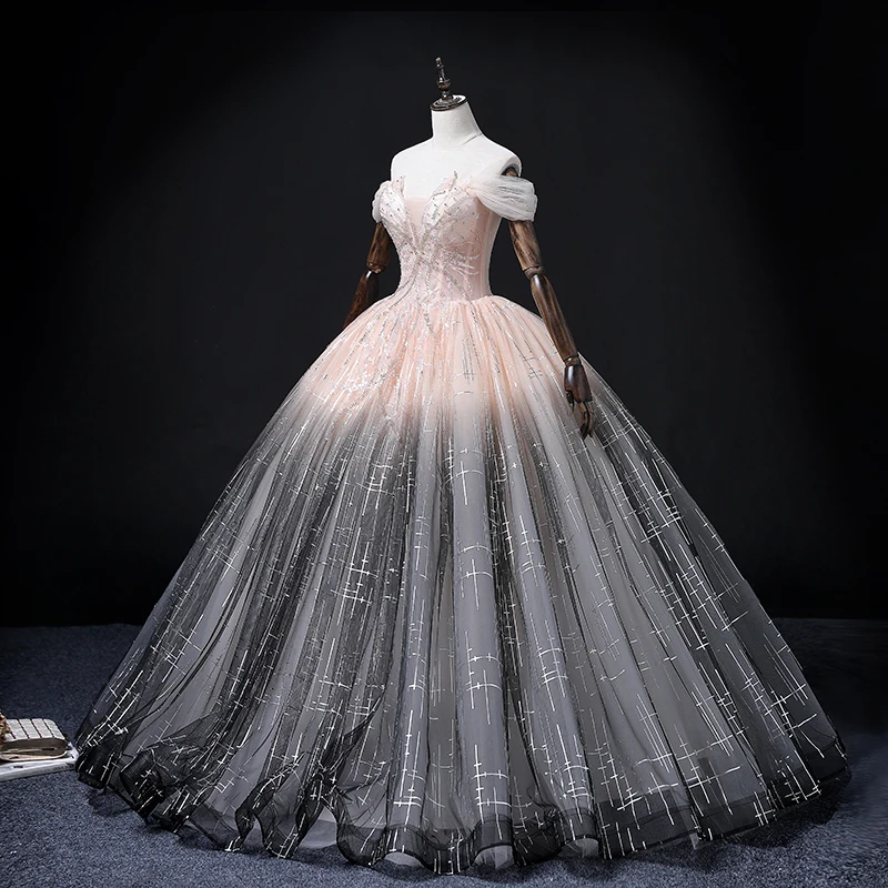 خلط من فساتين Quinceanera ذات الغبار البودري بدون أكتاف من الدانتيل على شكل زهرة وردية مطرزة بكتف واحد