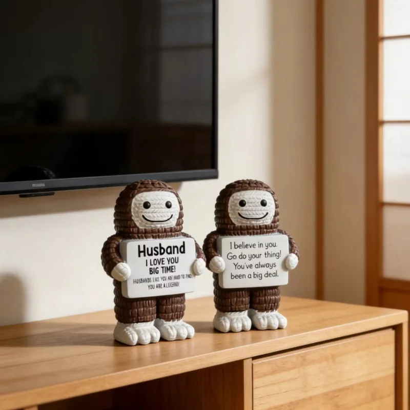 Bigfoot Resin Crafts Interesting Emotional Expression Home Decoration Gifts Tabletop Ornaments Gifts for Husbands and Children