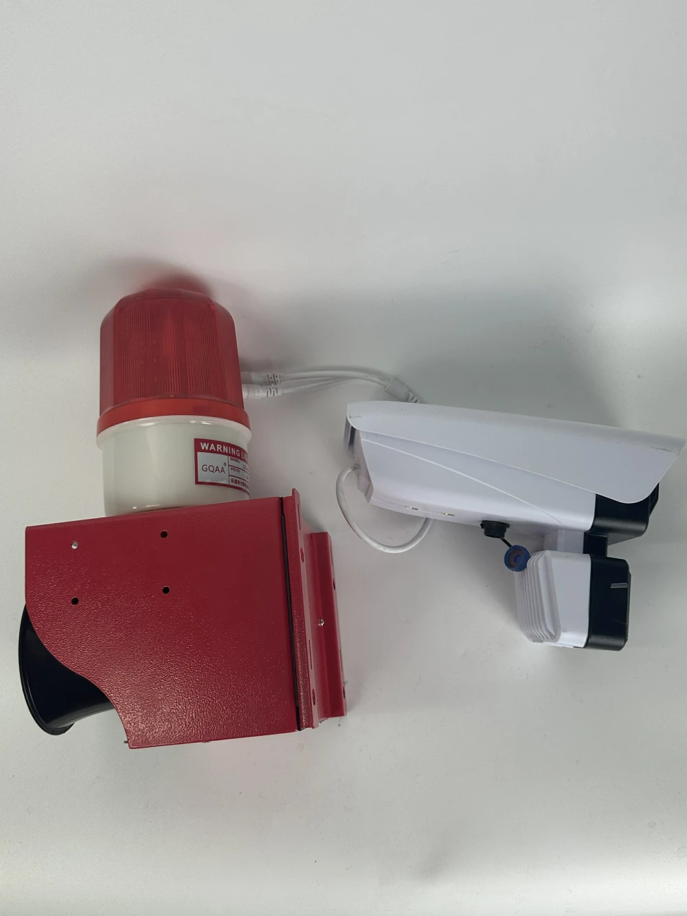 Picture 4: Vehicle and Human Movement Alarm System Device That Senses Within 50 Meters