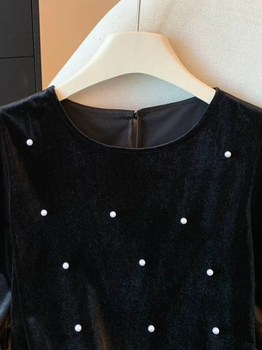 Atasan Wanita Berbahan Beludru dengan Hiasan Berat, Model Self-Kee, Cocok untuk Musim Gugur dan Musim Dingin, Dapat Dipakai Sebagai Dalaman atau Luaran, Motif Bunga di Bagian Bawah