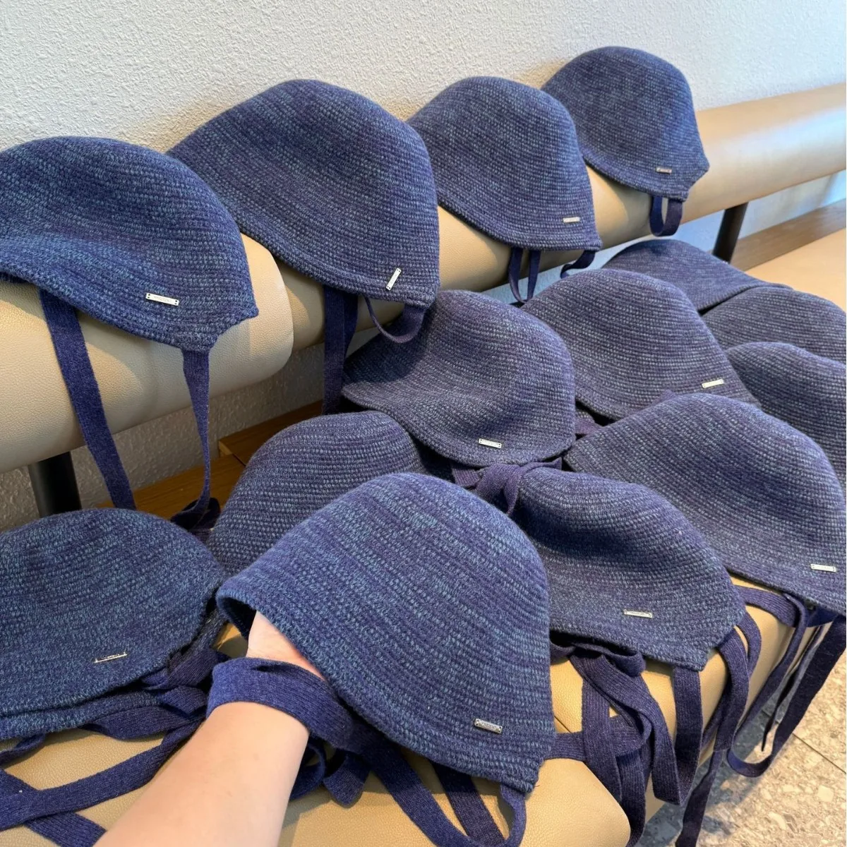 Premium Wool Knit Bucket Hat Autumn Winter Back Split Large Head Fisherman Cap Slim Face Warm Fashion Hat for Women