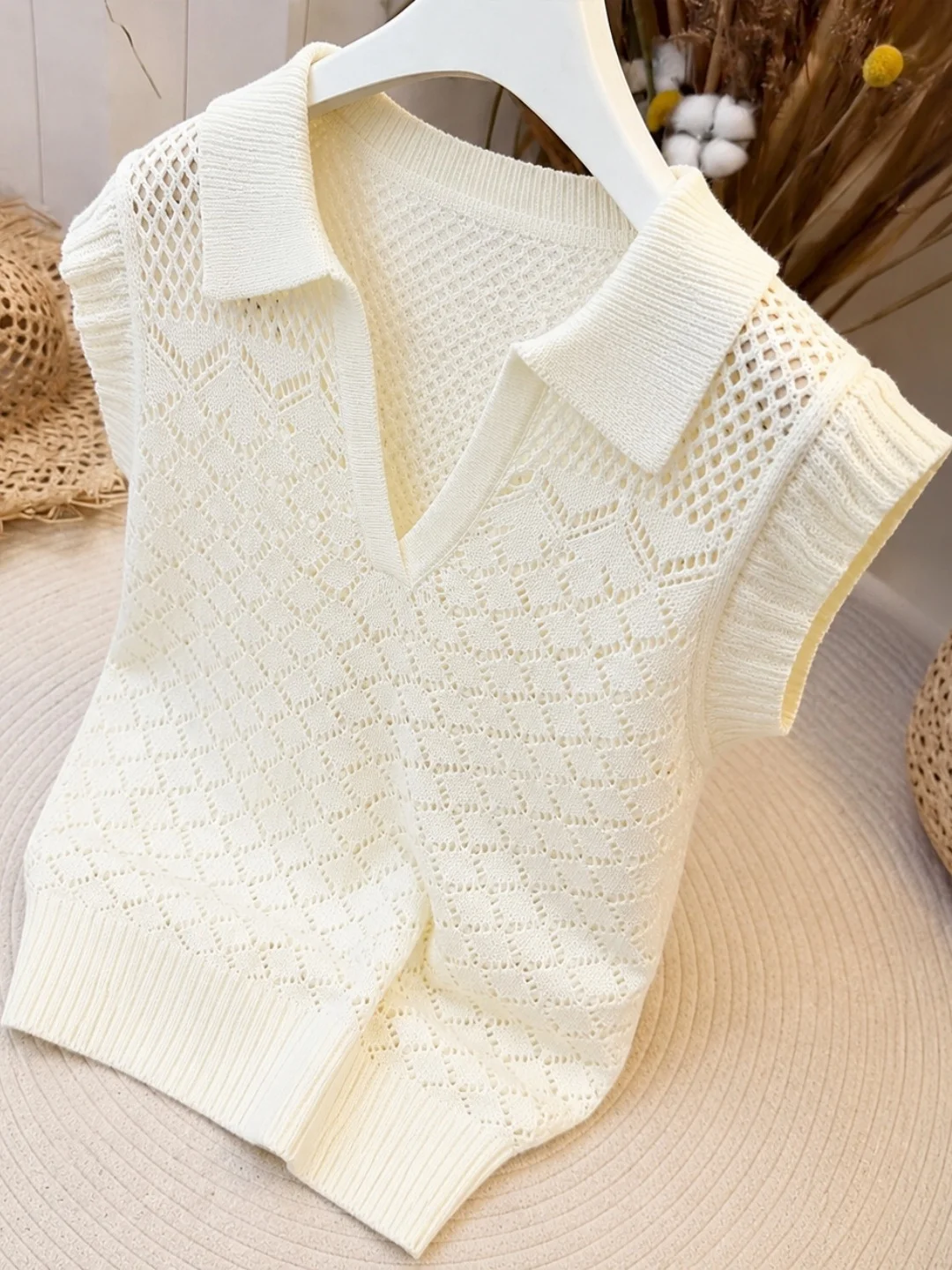

Summer 2026 Women's Ice Silk Knitted Vest Hollow Design Pure Color Versatile Top Korean Style Commute Straight Cut Short Sleeve