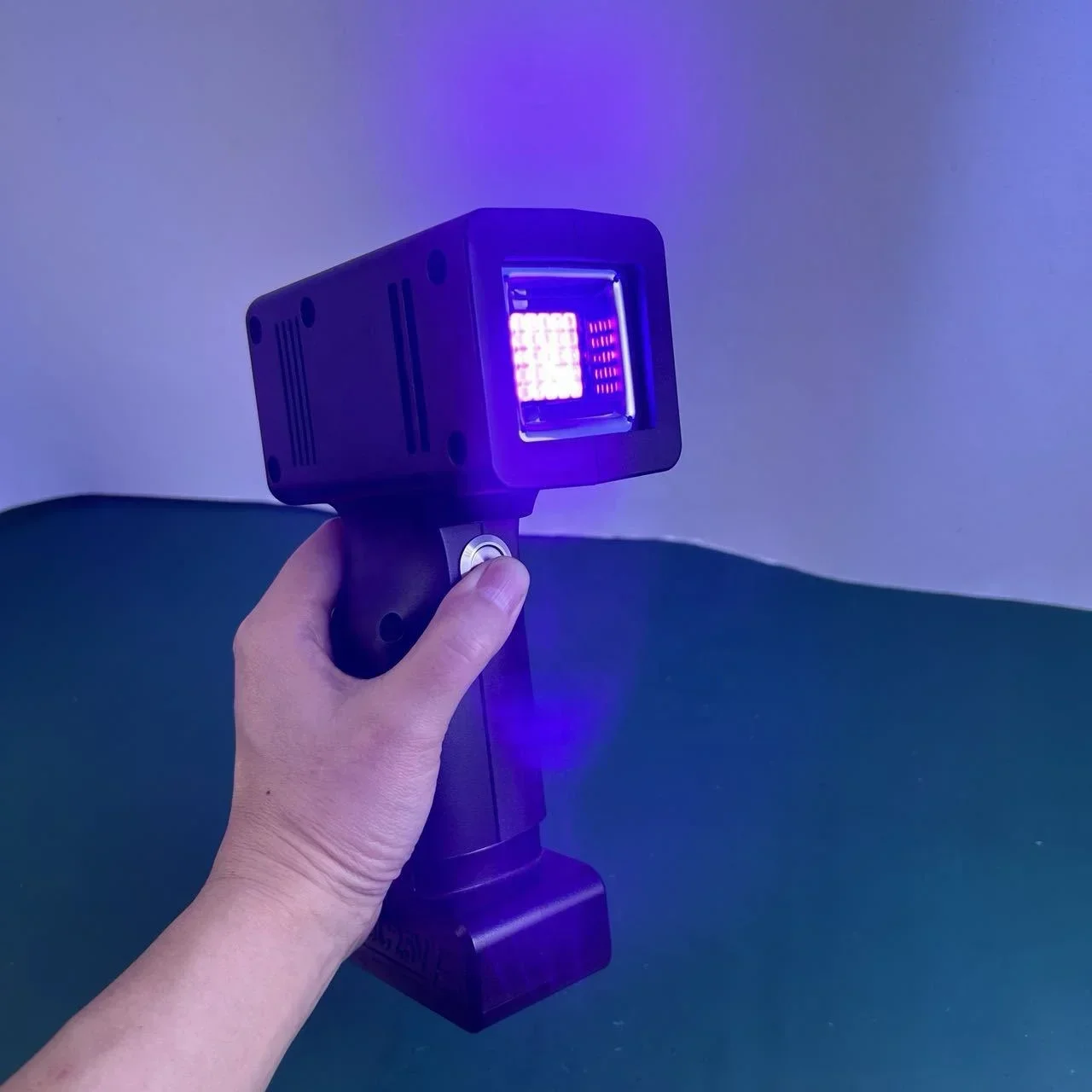 In stockCar Paint Testing UV Lamp 60W 365nm Handheld Blacklight UV LED Lamp for Glass Curing Car Painting Inspection UV Flaw Det