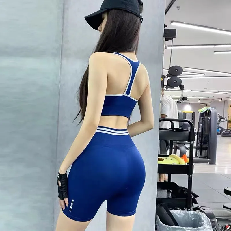 스포츠 브라 피트니스 세트 여성 패션 고급 인터넷 감각 레드 반바지 요가복 투피스 여름 세트