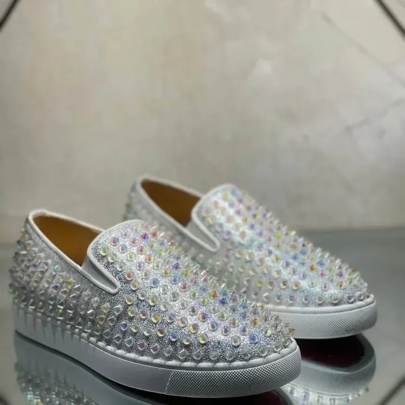 

Hot Luxury Low Top Men Trainers Spiked White Glitter Genuine Leather Rivets Flats Sneakers Driving Shoes Slip On Footwear