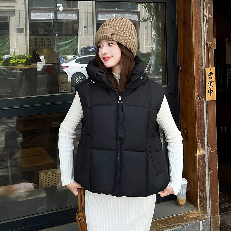 

Winter Short Down Cotton Vest Women Warm Stand Collar Zipper Sleeveless Jacket Fashion Quilted Cropped Coats Street Outerwears