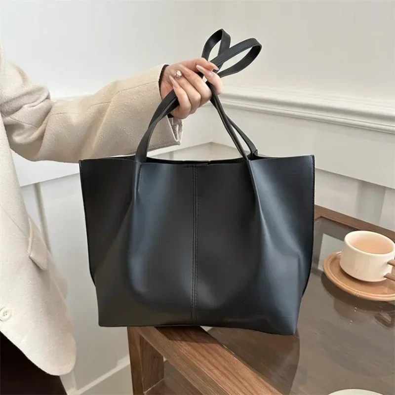 シックでコンパクトなデザイナーおむつバッグ-女性用-高級大容量トートバッグ-エレガントなレザー-クロスボディショルダーバッグ-スタイリッシュなキャリーバッグ