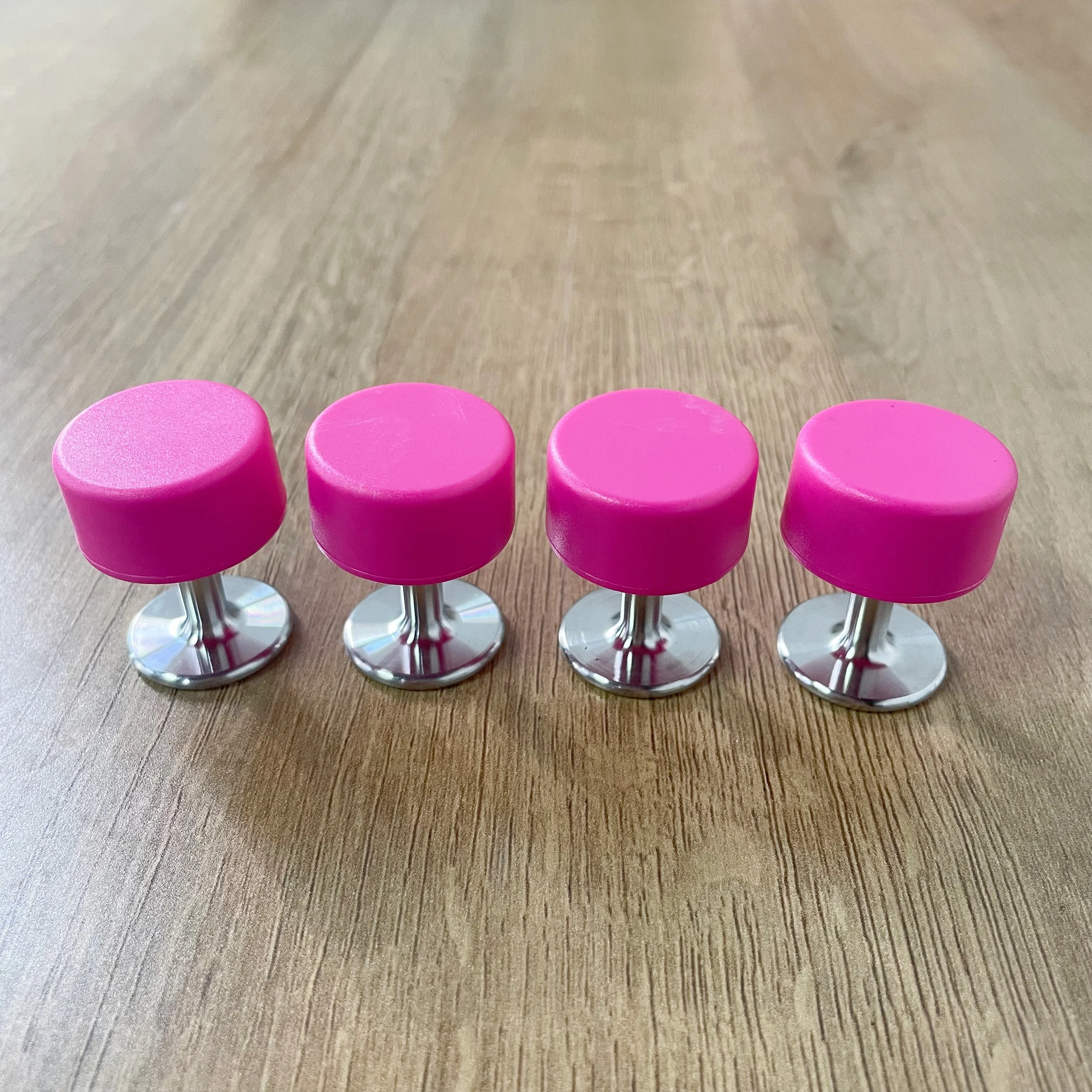 Image of Rosarotes Plastikschloss mit Stahlstift PVC-Kappe Magnet-Schlüssel Rosa Magnetschloss für Fixiergurte Patientensicherheit Krankenhaus-Transport