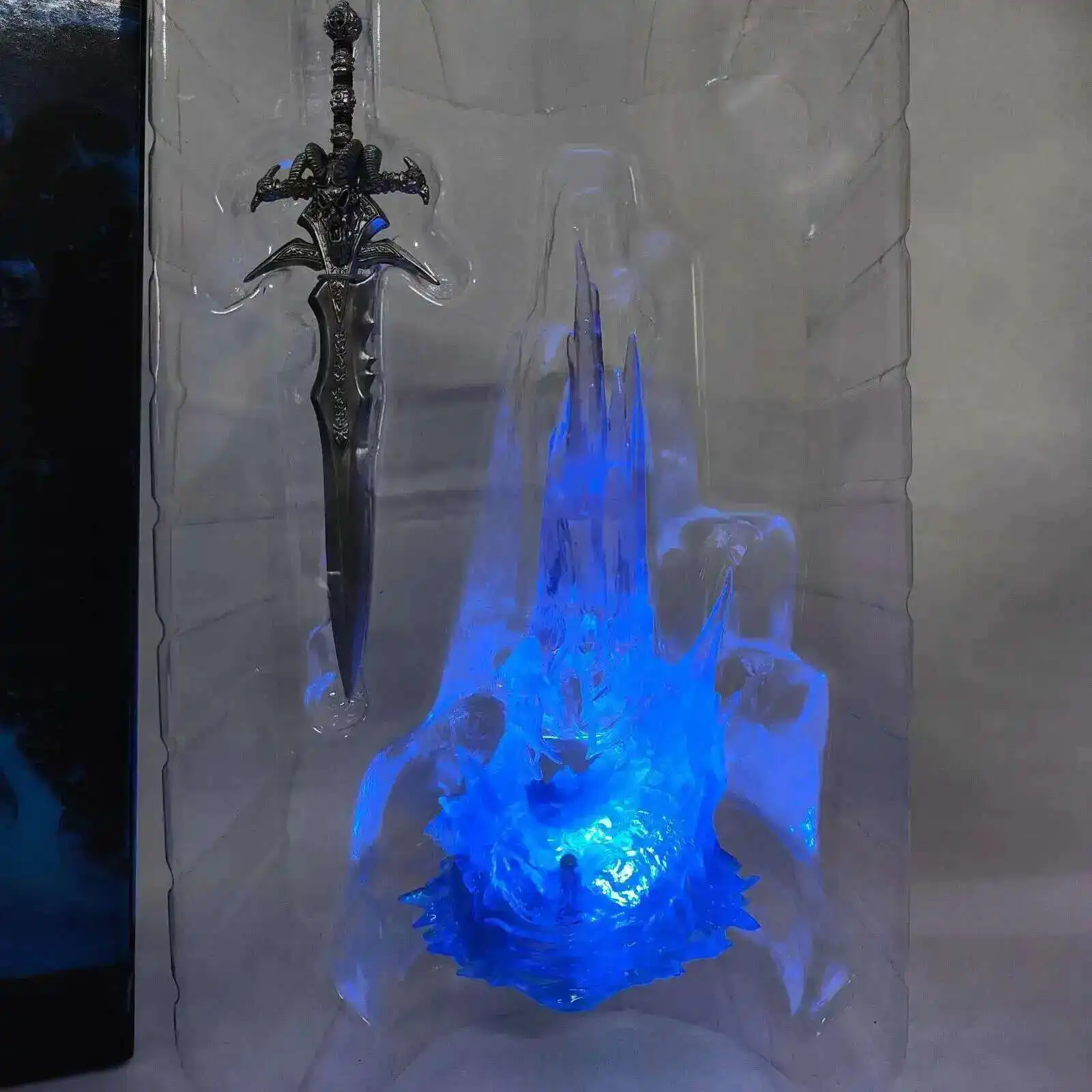 سلاح Menethil's WOW Arthas Frostmourne السيف مع إضاءة LED Starz عمل نموذج لجسم اللعب سطح المكتب هدية مزخرفة للأطفال #4
