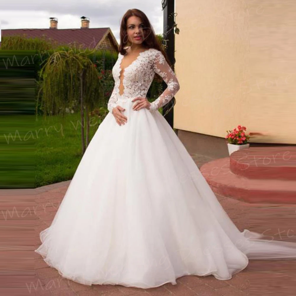 Romantic Beautiful A Line Women's Wedding Dresses Elegant Appliques Lace Bride Gowns Long Sleeve Button Beach Robe Mariage Femme