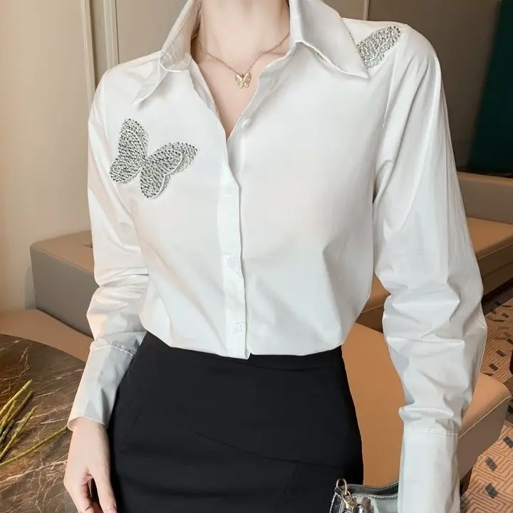 ربيع الخريف وصول جديد 3D مزين القوس بلوزة مع نمط أنيق للنساء