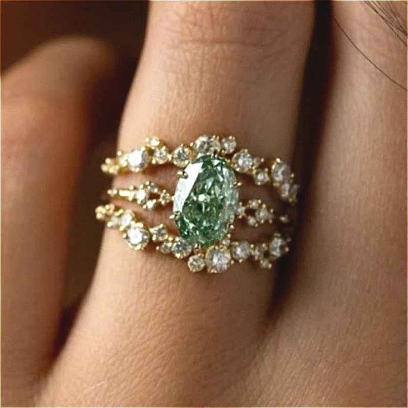 Wunderschöne, funkelnde 3-lagige vergoldete Damenringe mit olivgrünem synthetischem Zirkonia, elegantes Schmuckzubehör für Hochzeitstag