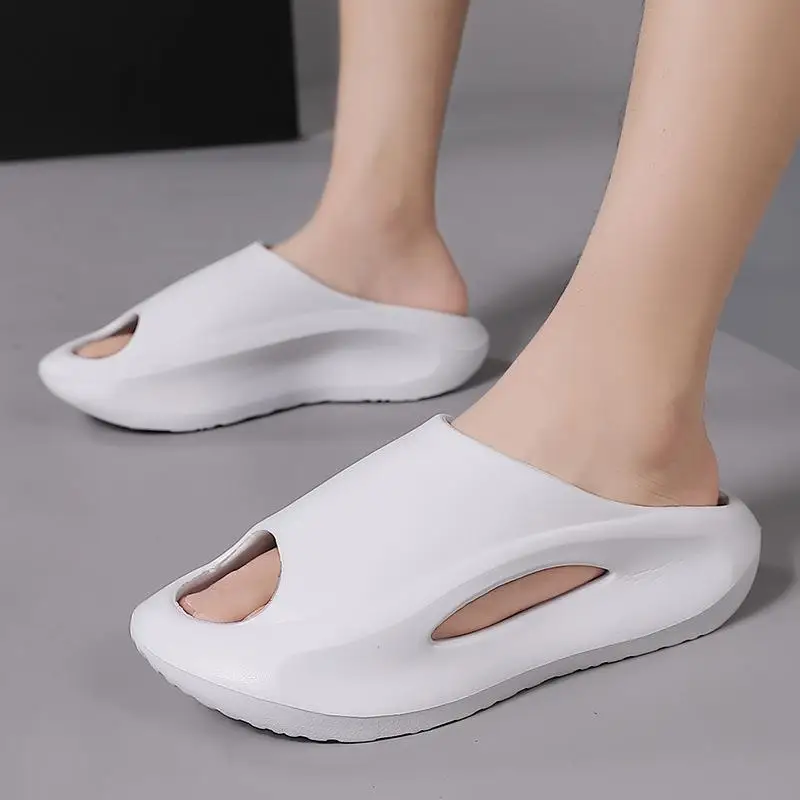 Men's Sporty Summer Flip Flops Thick Bottom High Heels Beach Bathing Outdoor Wear Anti-Slip PVC Bottom Fashionable Trendy