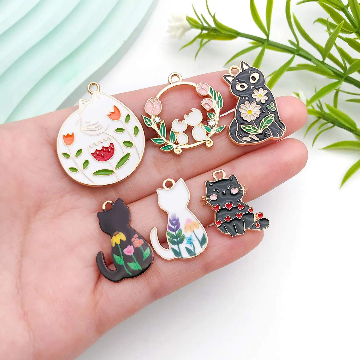 5/10pcs Resin Popular Cat Charms Set - DIY Craft Materials for Handmade Earrings, Bracelets, Necklaces, Keychains & Bag Accessor