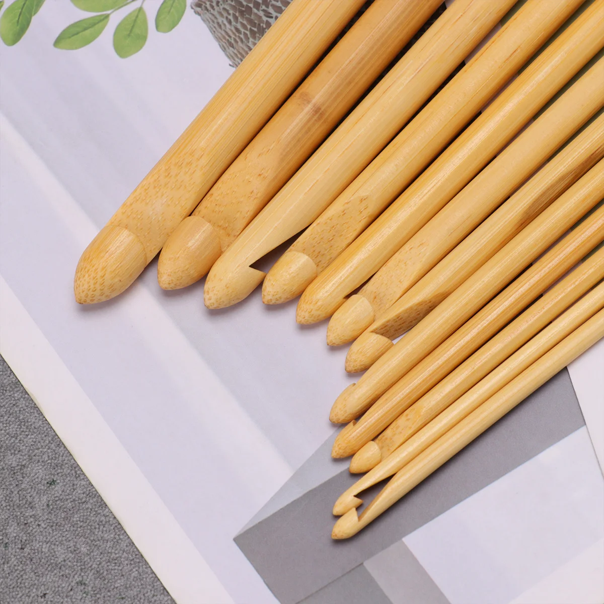 

12Pcs Knitting Crochet Bamboo Needles 25cm Long Smooth Lightweight Hand Tool for Sweaters Scarves Carpets Multi-Purpose