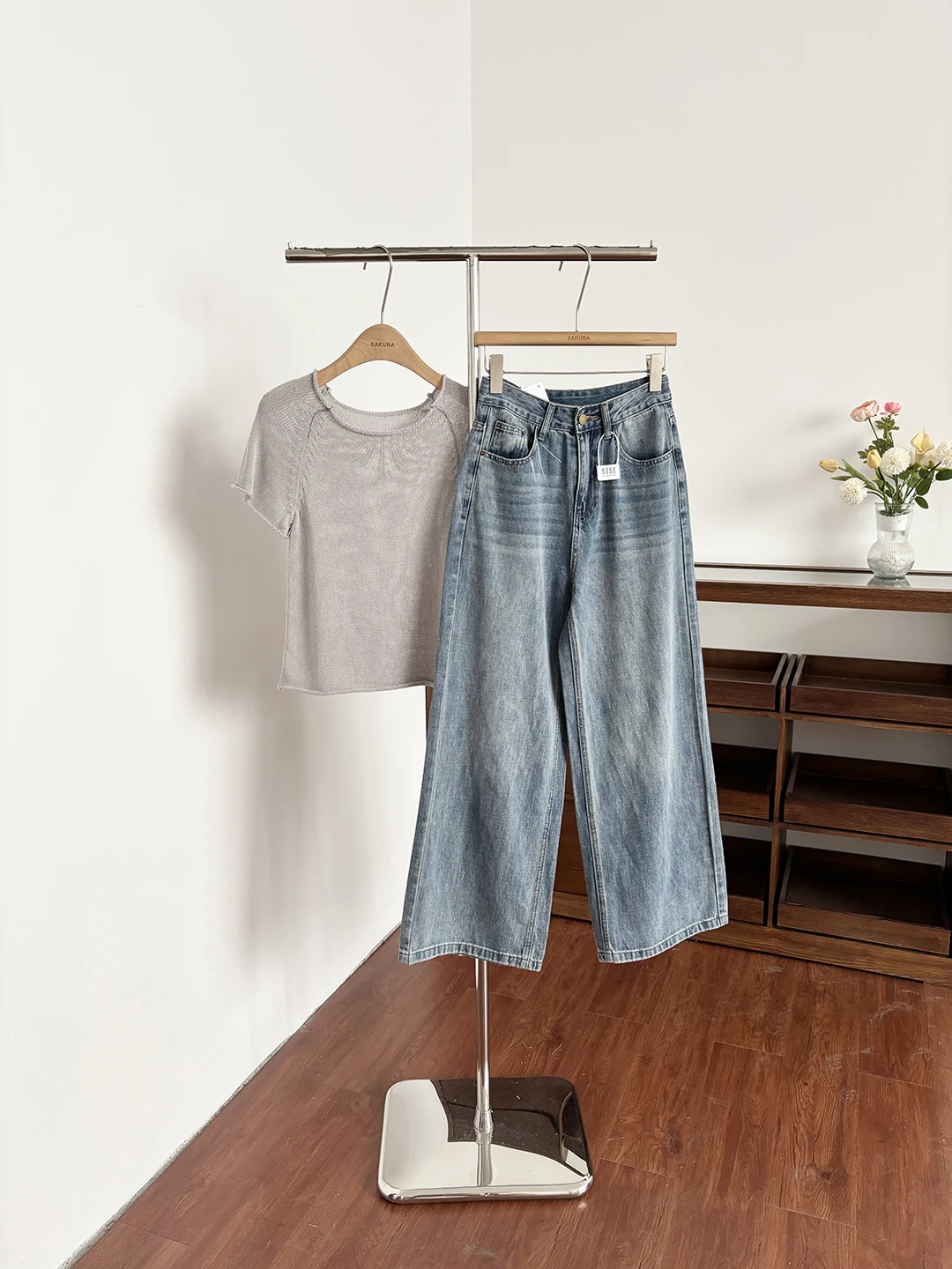 

Женские джинсы с высокой талией и широкими штанинами, шикарные, из выстиранного денима, свободного кроя, летние 2026, в простом стиле, для повседневной носки, модные, из полиэфирного волокна