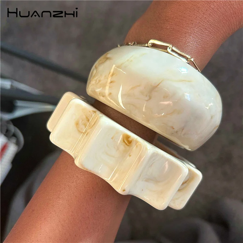 HUANZHI New Vintage Beige Tie Massive Wide Asymmetrical Resin Bracelet Exaggerated Geometric Oversize Bangles Jewelry Gifts