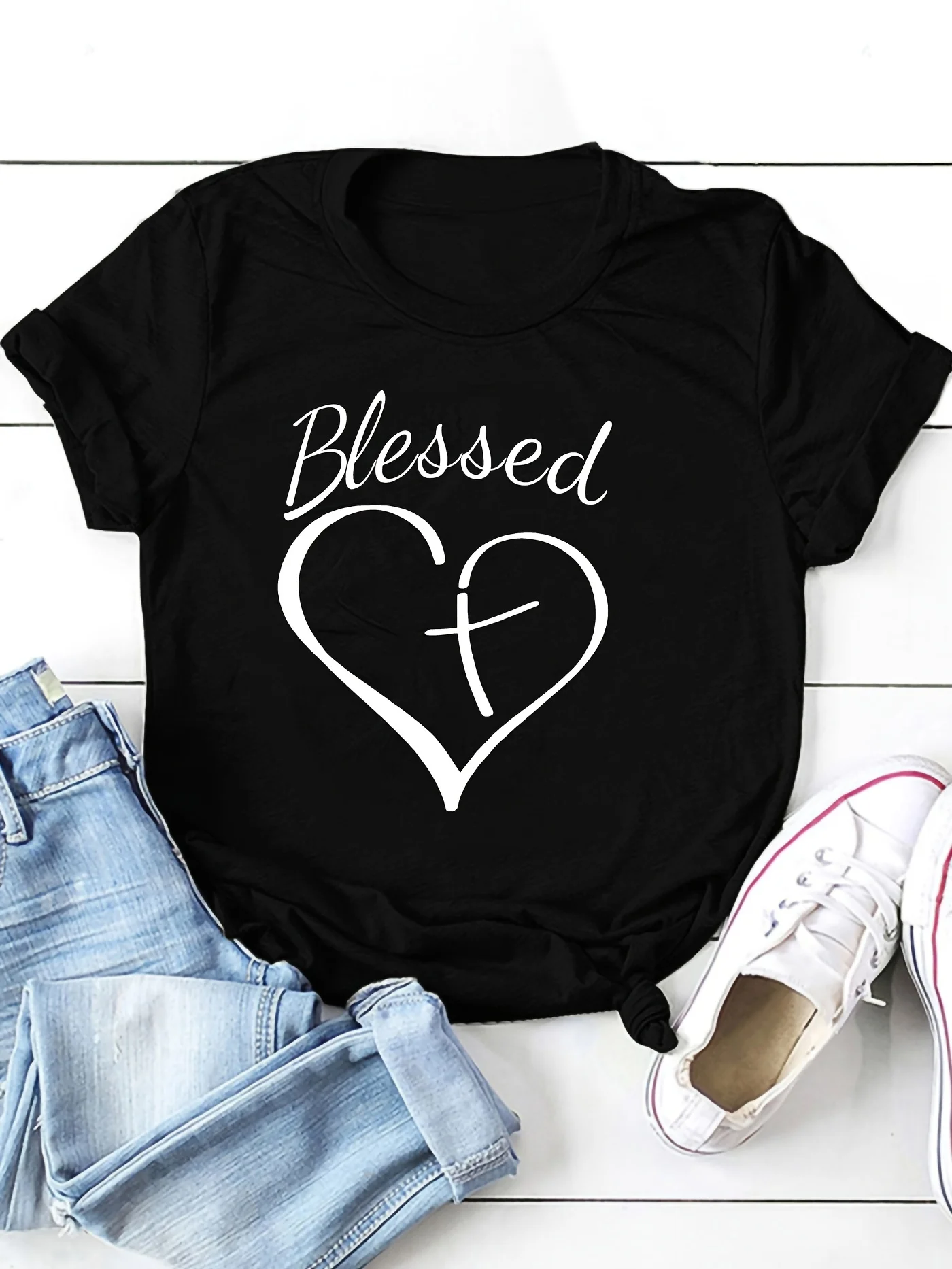 

Футболка с принтом «Благословенное сердце» и крестом, футболка с круглым вырезом и короткими рукавами, подарки на День святого Валентина, женская одежда
