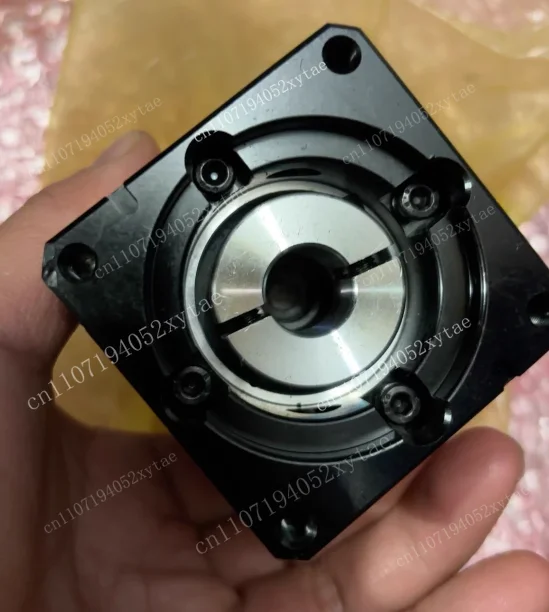 AB060L1-010-P2-S2-14-30-50-70-M5, reducer, brand new