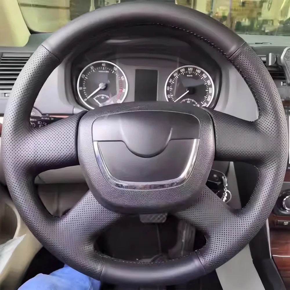 Handgenähter perforierter rutschfester Mikrofaser-Leder-Lenkradbezug Citigo 2011-2012 für Skoda Octavia 2009-2013