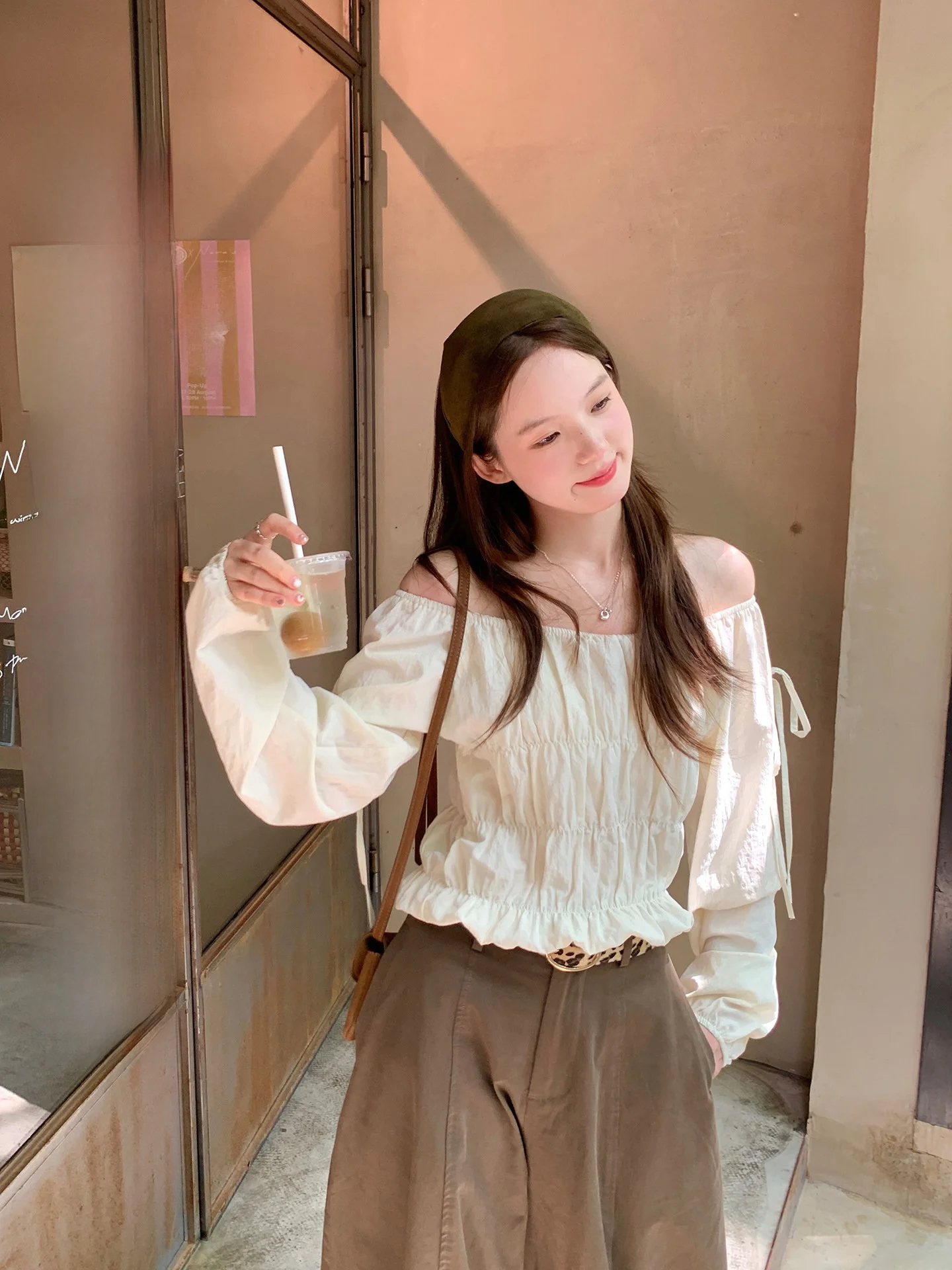 

French Sle Long Sve One oulder irt Women's Gentle Faion Design ort Top Cheese Rabbit Brand Korean Girl Feeling